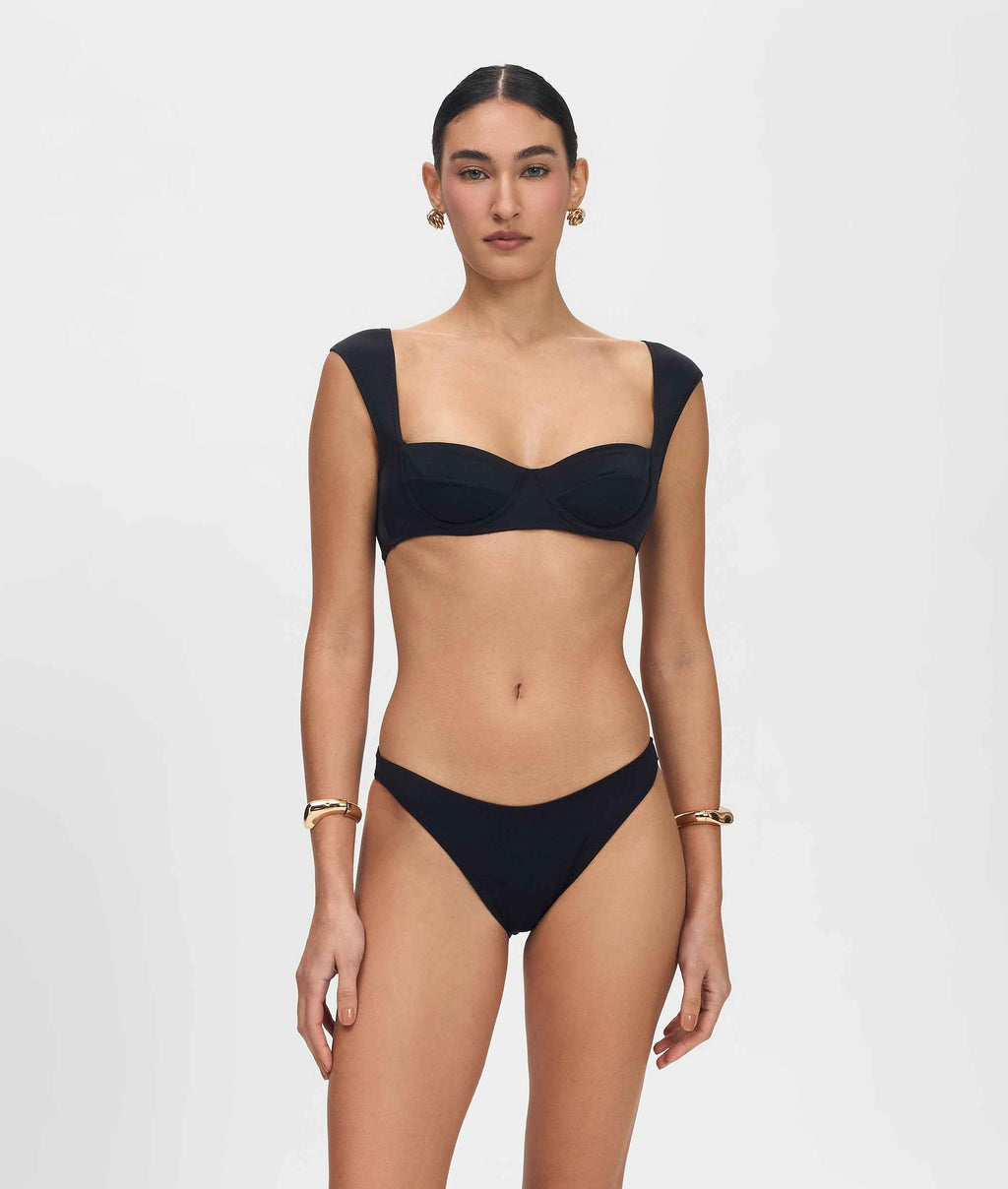 Selene Black Bikini