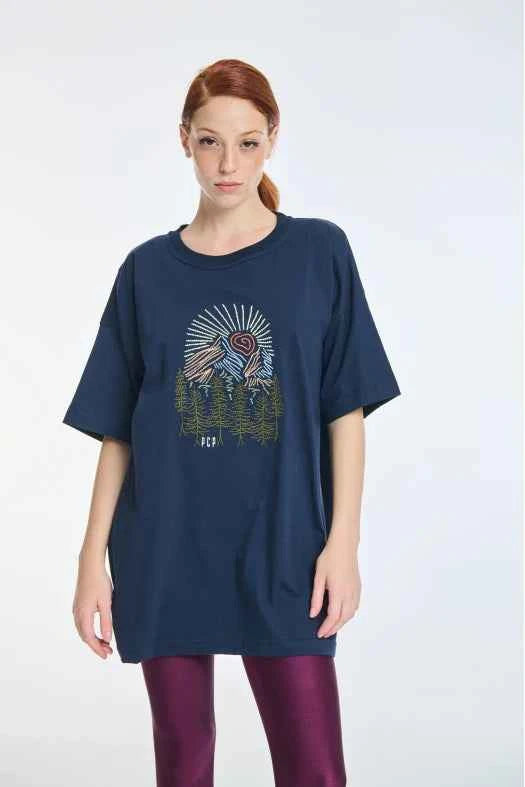 Short-Sleeve T-Shirt One color with embroidery mountain vibes
