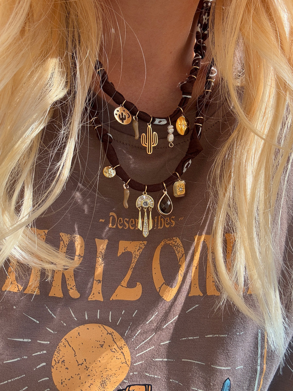 Σοκολατί κολιέ Wild Desert με χρυσό κάκτο - Andreakou Concept Store