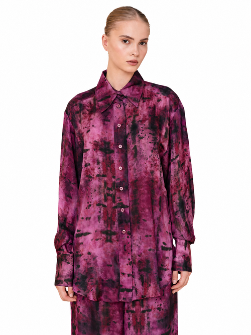 Love And Alicia ERIS magenta and black satin shirt, close-up of pointed collar, button front and long cuffs
