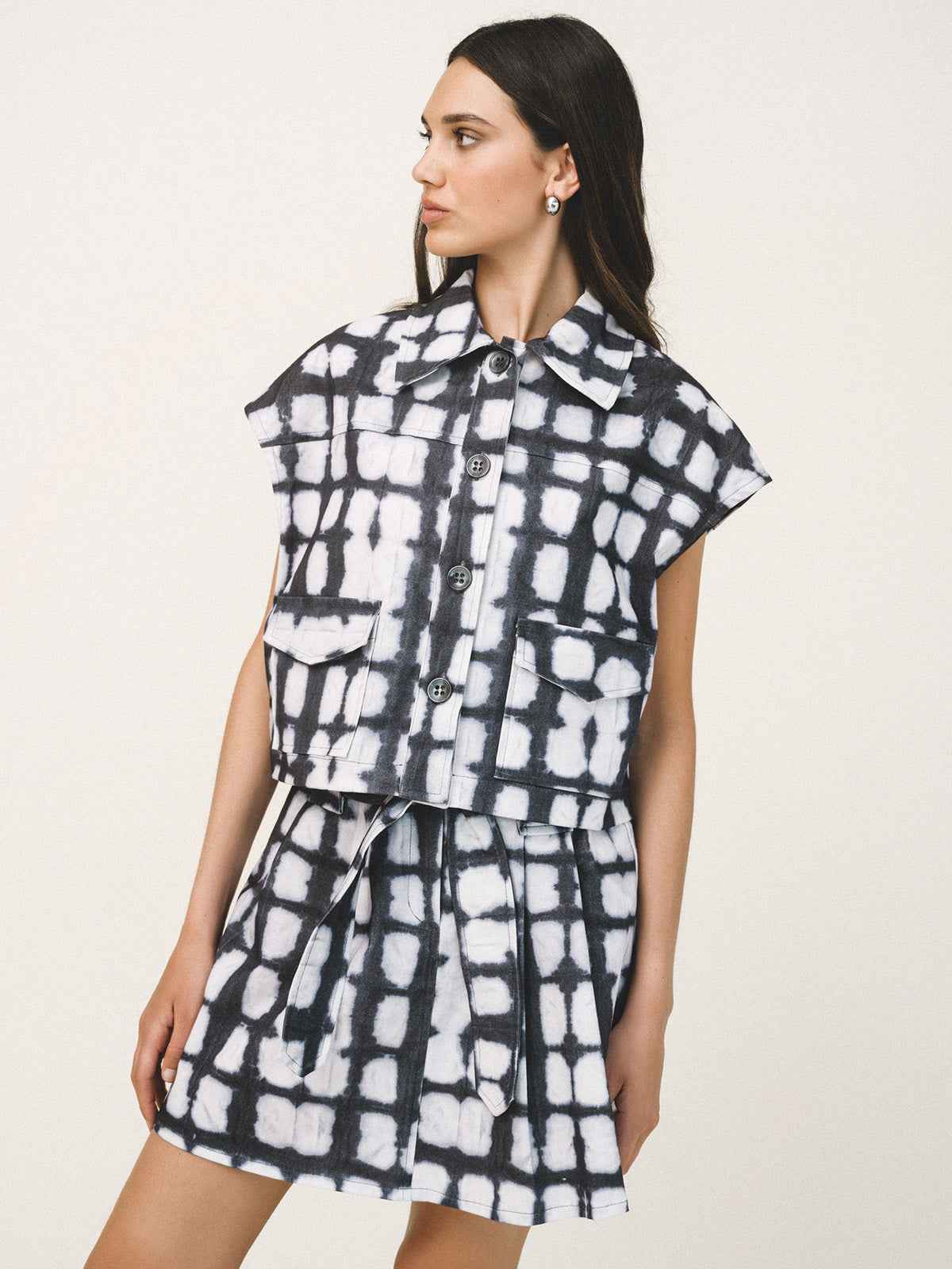 RENEE Printed Sleeveless Jacket