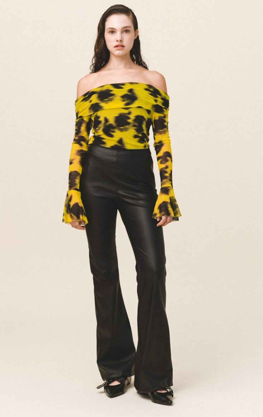 VIVIENNE Off The Shoulder Top