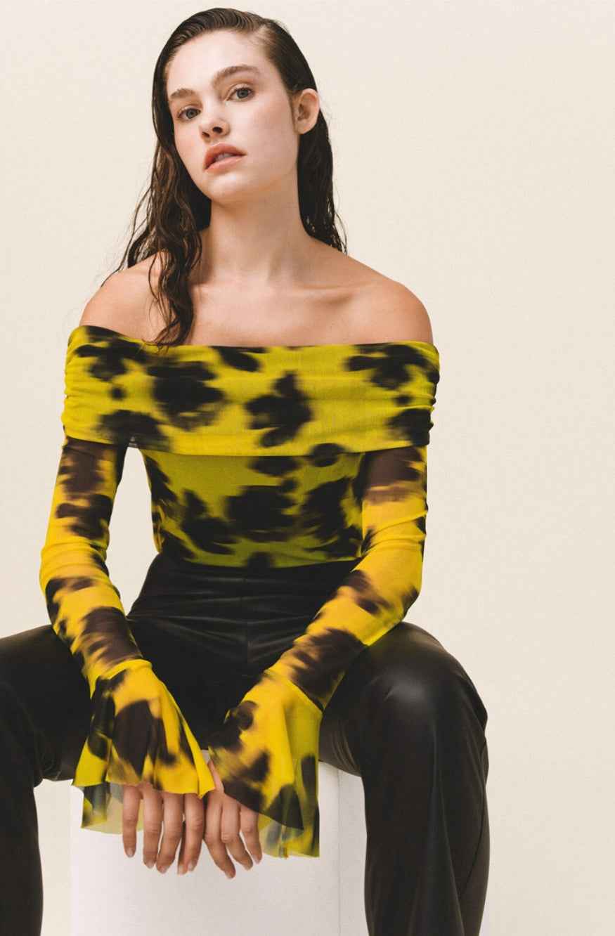 VIVIENNE Off The Shoulder Top