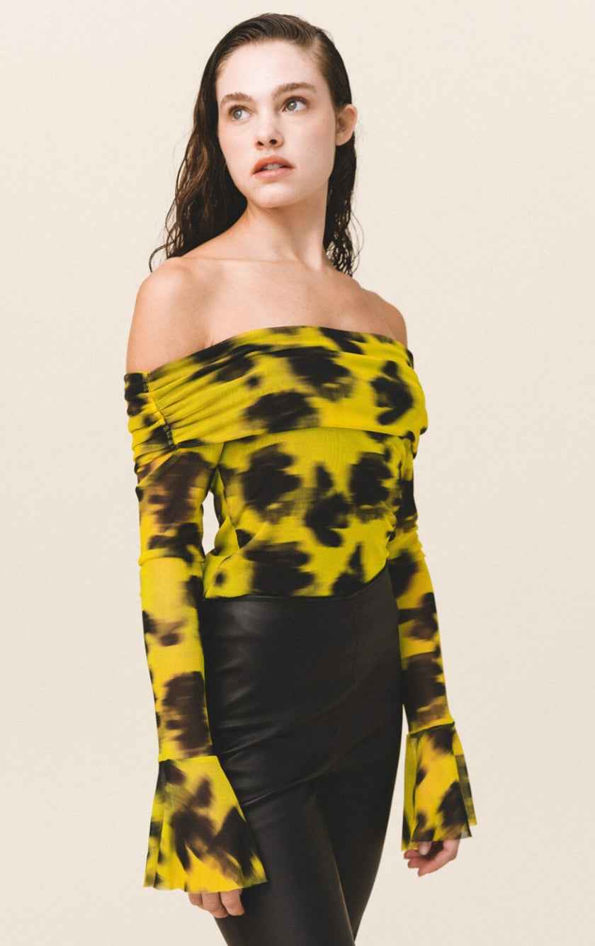 VIVIENNE Off The Shoulder Top