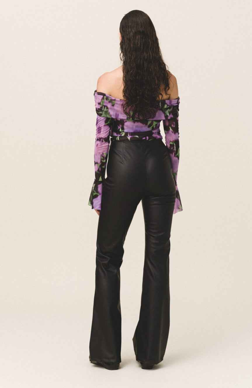 VIVIENNE Off The Shoulder Top