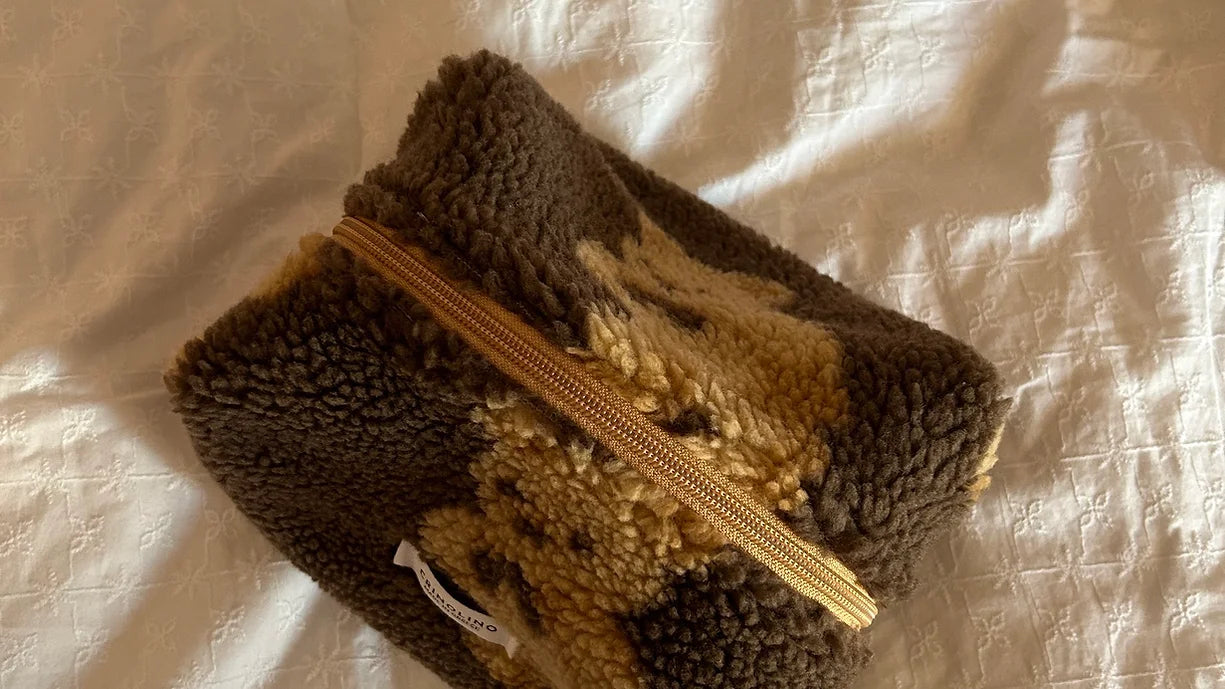 Makeup Bag Bear Hug - Andreakou Concept Store