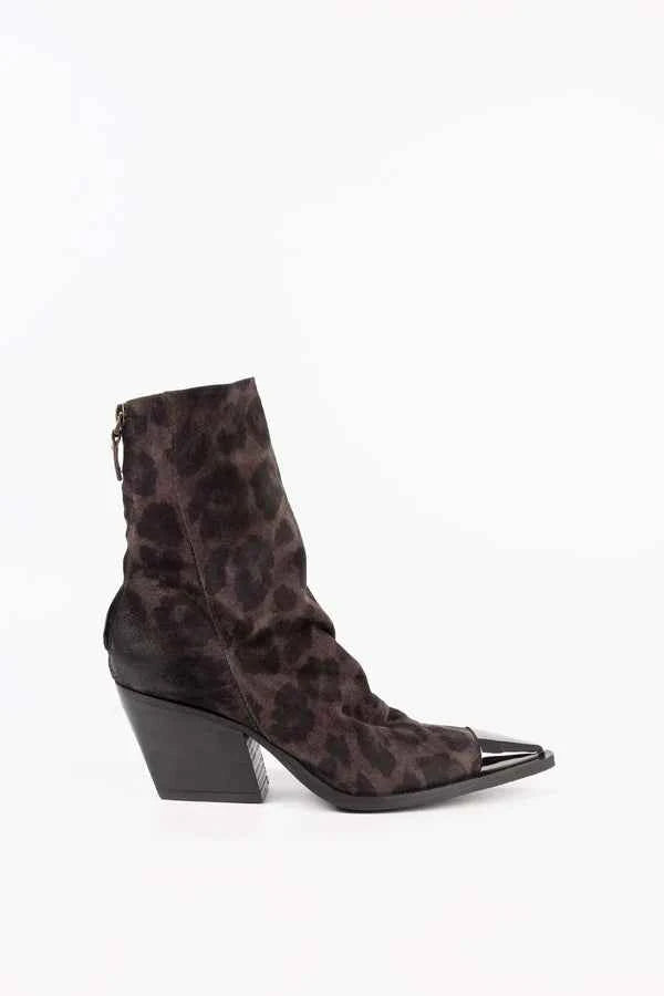 Texan ankle boots in spotted leather and metal toe Nadine
