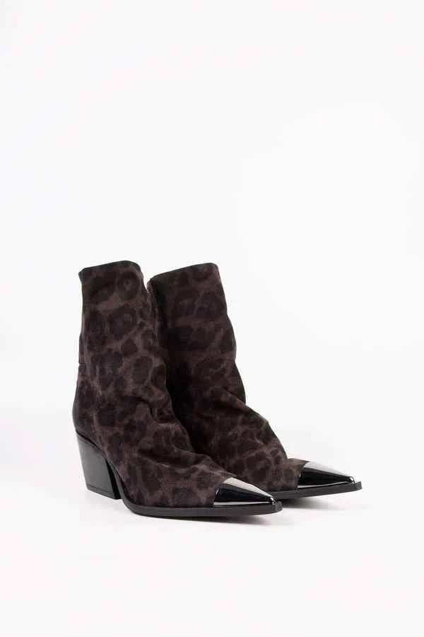 Texan ankle boots in spotted leather and metal toe Nadine