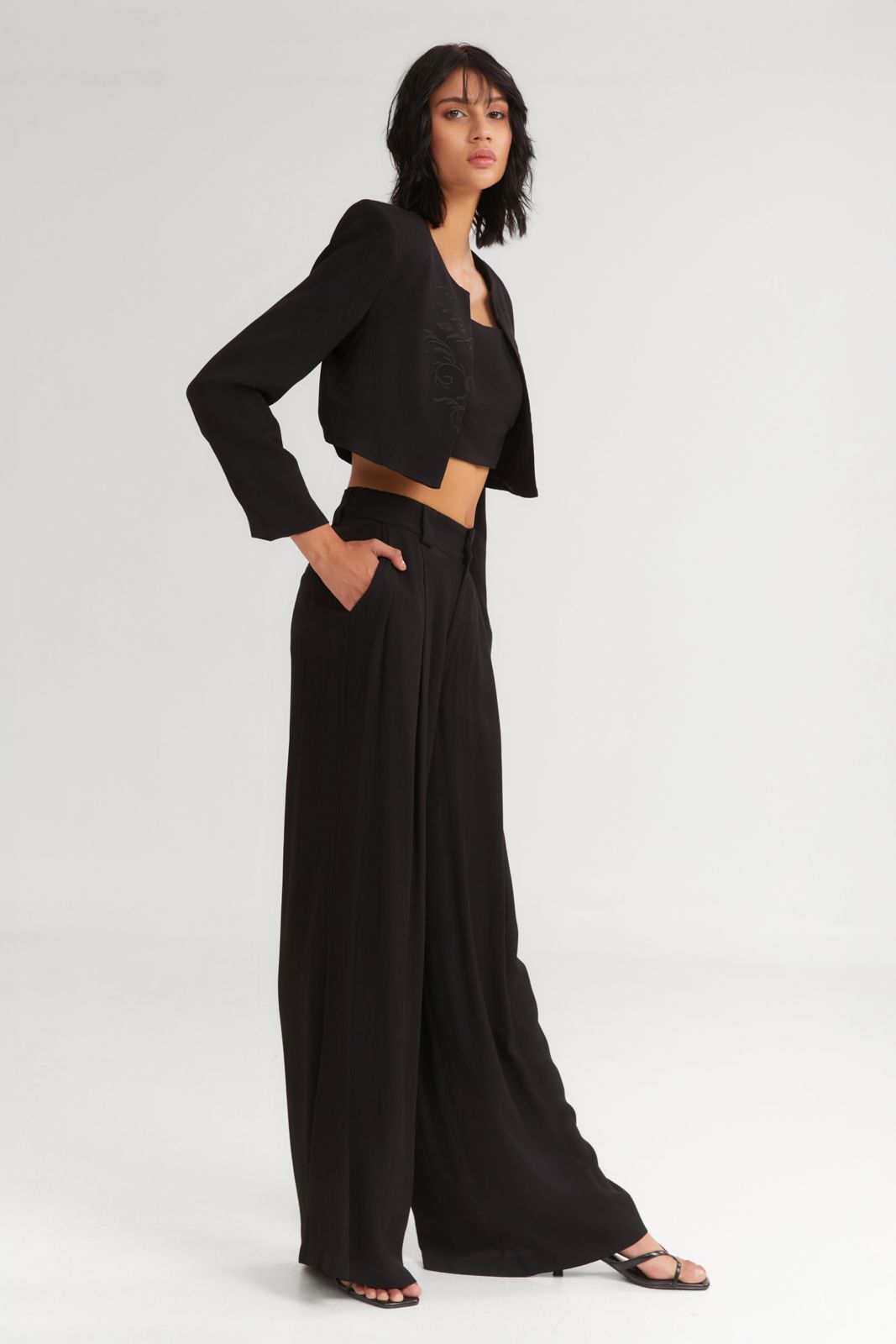 The Crunchy Cropped Blazer - Andreakou Concept Store